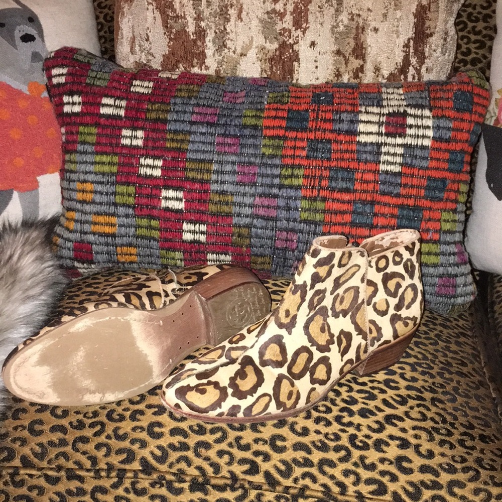 Super cute Sam Edelman Booties